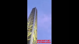 Dziwny obiekt przelatuje nad mieszkańcami co to było