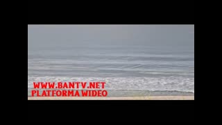 Mężczyna rejestruje morze aż tu nagle zauważa białą kulę na niebie czy to UFO